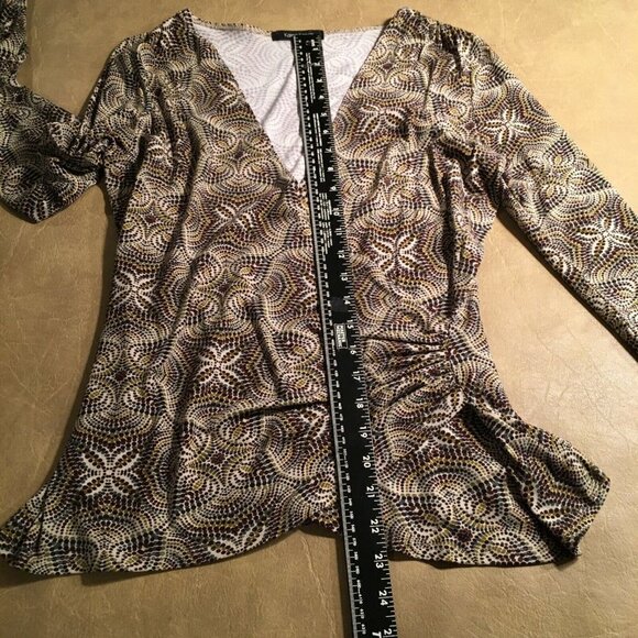 KAREN KANE Faux/SURPLICE WRAP TOP, Cream/Brown/Olive Geometric print, Size L - Picture 6 of 7